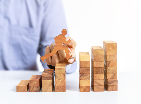 企業(yè)戰(zhàn)略規(guī)劃的步驟是什么？如何落地實施？