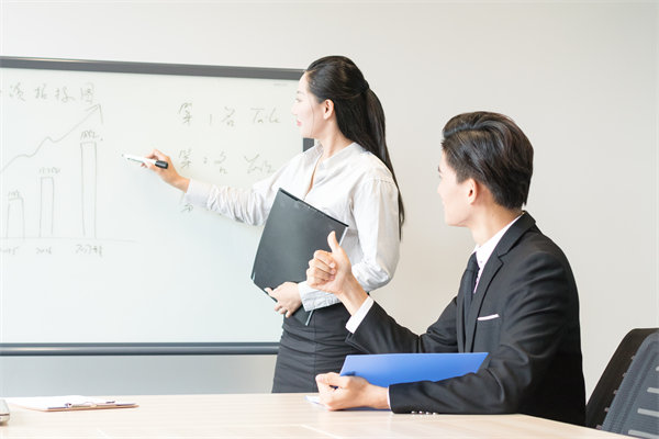 深化人力資源培訓(xùn)，打造高素質(zhì)專業(yè)化人才團(tuán)隊(duì)