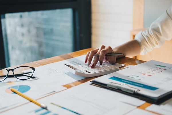 企業(yè)設(shè)立預(yù)算管理小組是不是由個(gè)人組建的？