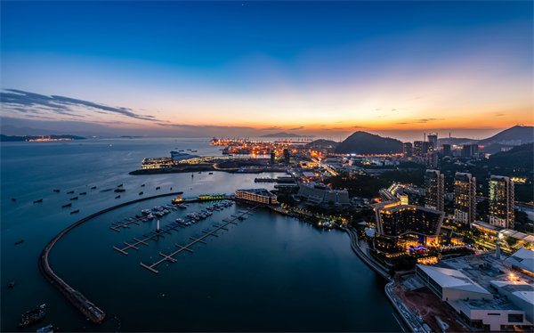 創(chuàng)新管理策略：深圳咨詢(xún)業(yè)如何助力企業(yè)跨越增長(zhǎng)瓶頸？