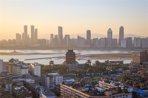 南昌本土管理咨詢(xún)公司如何打造差異化服務(wù)，贏(yíng)得市場(chǎng)認(rèn)可？