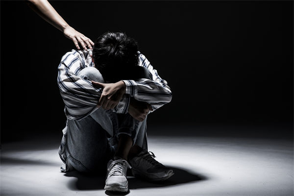 女子漏接電話被市監(jiān)所工作人員辱罵，人力資源管理有何感悟？