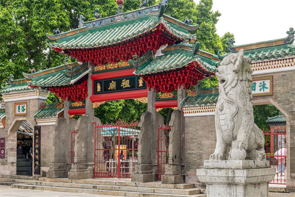佛山戰(zhàn)略咨詢公司如何為企業(yè)定制長遠戰(zhàn)略規(guī)劃？
