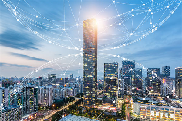 在全球化競爭中，企業(yè)如何制定有效的戰(zhàn)略管理策略？