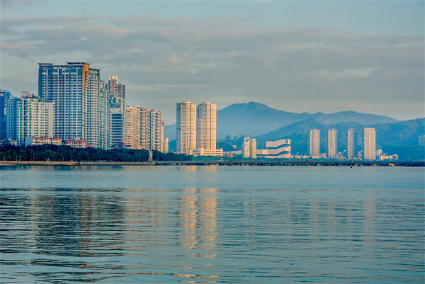 珠海戰(zhàn)略咨詢公司如何幫助企業(yè)制定長遠(yuǎn)發(fā)展規(guī)劃？