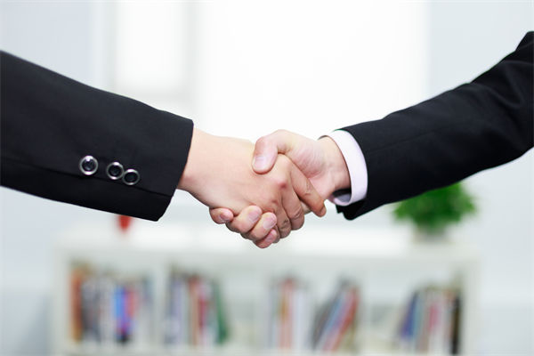 如何通過人力資源管理提升企業(yè)核心競(jìng)爭(zhēng)力？