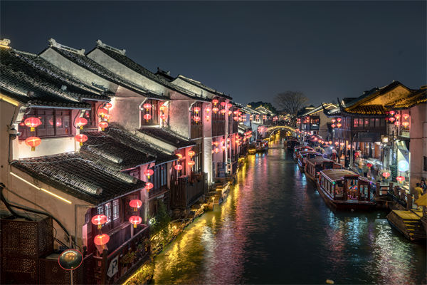 蘇州戰(zhàn)略咨詢公司如何為企業(yè)定制長遠(yuǎn)發(fā)展規(guī)劃？
