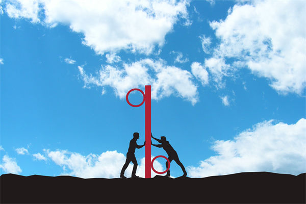 在全球化背景下，企業(yè)如何構(gòu)建競爭優(yōu)勢的戰(zhàn)略框架？