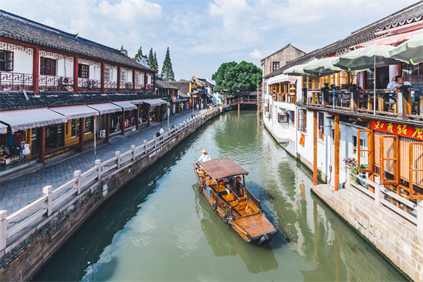 以文化賦能經(jīng)濟(jì)社會發(fā)展，企業(yè)營銷管理對此有何啟發(fā)？
