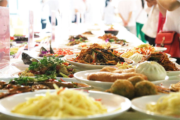 品牌營銷分析：第一批開零食店的人，賺夠千萬離場了