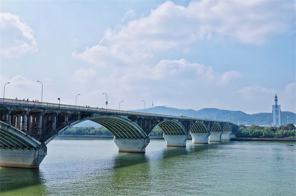 長(zhǎng)沙湘江特大橋突發(fā)大火，組織規(guī)劃管理有何啟示？
